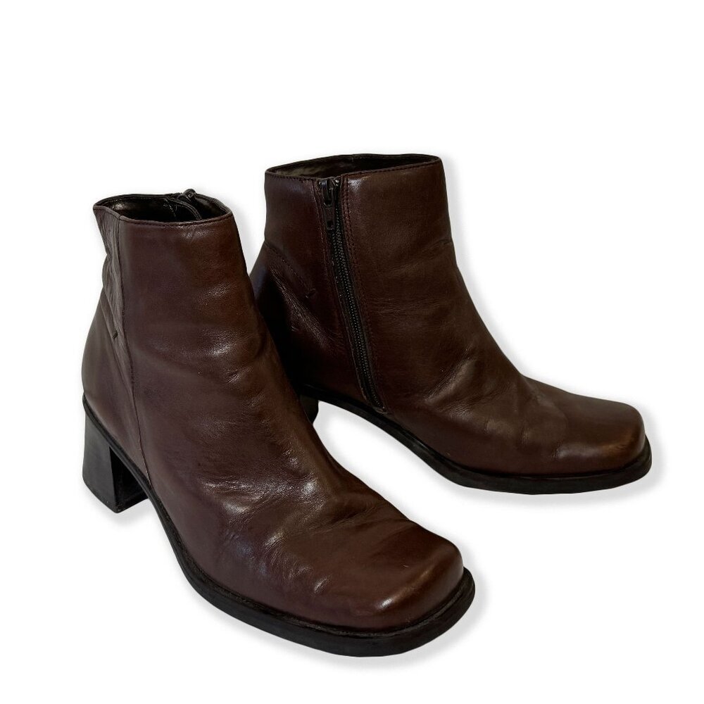 ***SOLD*** Vintage 90 Y2K Brown Leather Ankle Boots Square Toe Block Heel